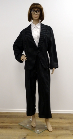 schwarzer Anzug (Jacke und Hose -gestreift)