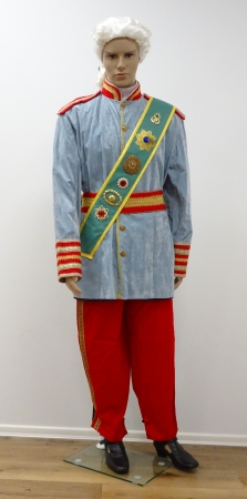 Kaiser Franz: Jacke; Hose, Gürtel, rot