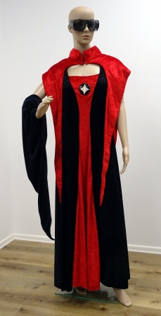 Mystica: Kleid, Kragen, Armstulpen 42, rot-schwarz