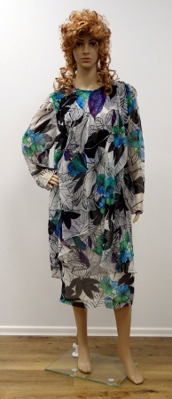 Kleid schwarz-weiß mit Blumen